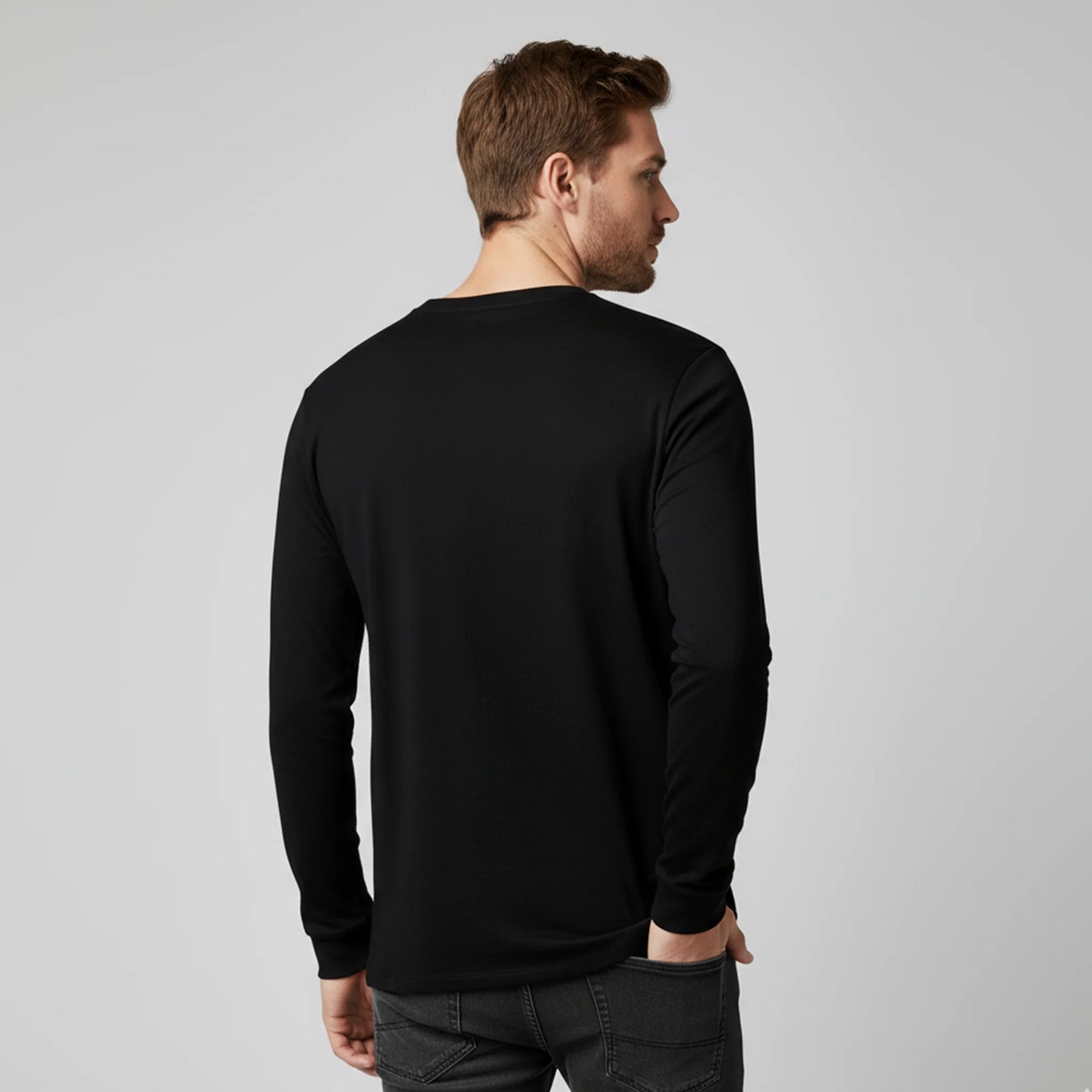 MANGA LONGA PRETA BÁSICA - UNISSEX