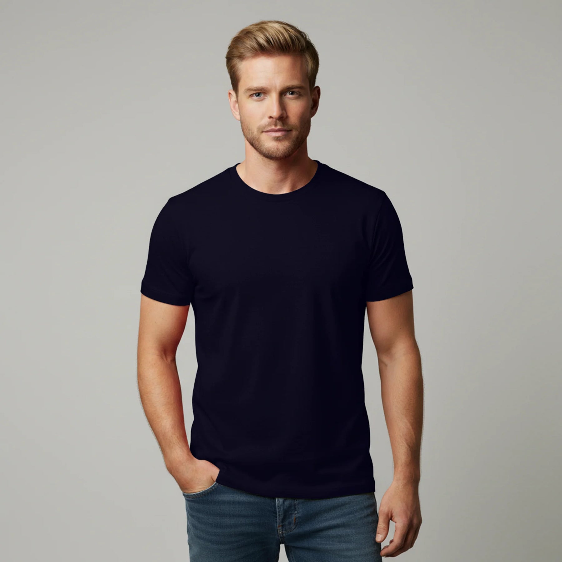 CAMISETA AZUL MARINHO BÁSICA - UNISSEX